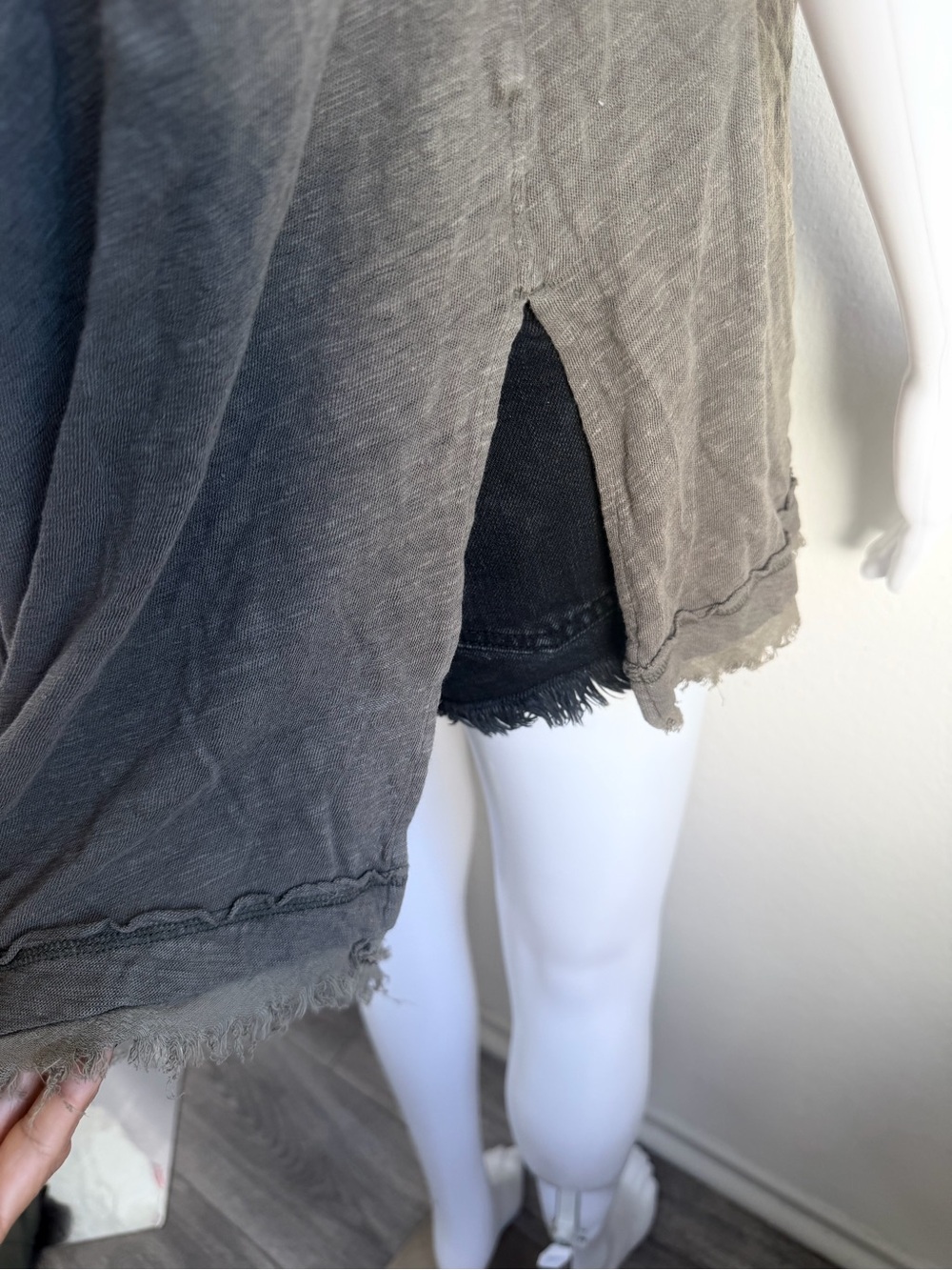 FREE PEOPLE - ASTER HIGH-LOW HENLEY TOP - Picture 7 of 9